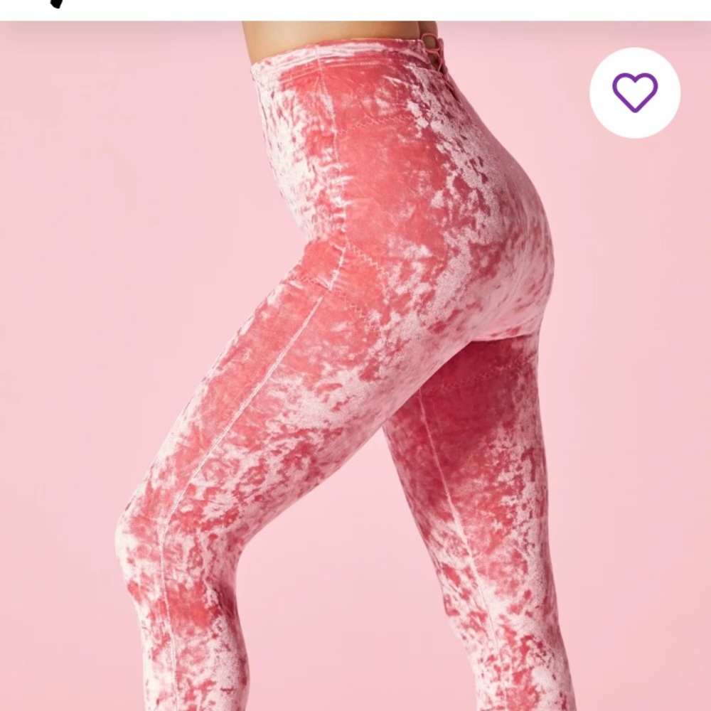 NWT Yitty peach crushed velvet leggings Size M